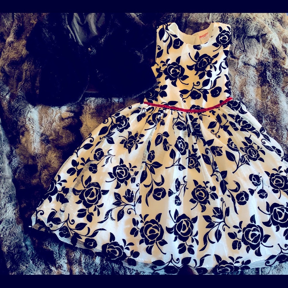 *🌹Little Girls Classy Stylish Party Dresses🌹*